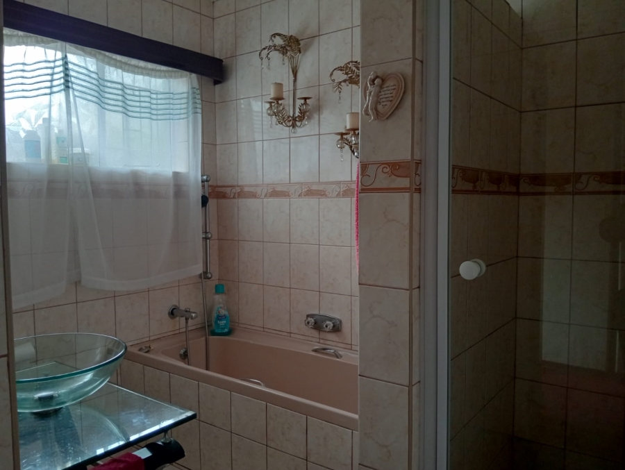 To Let 3 Bedroom Property for Rent in Bodorp North West